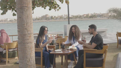 أفخم الأزياء الطبية العالمية بين يديك